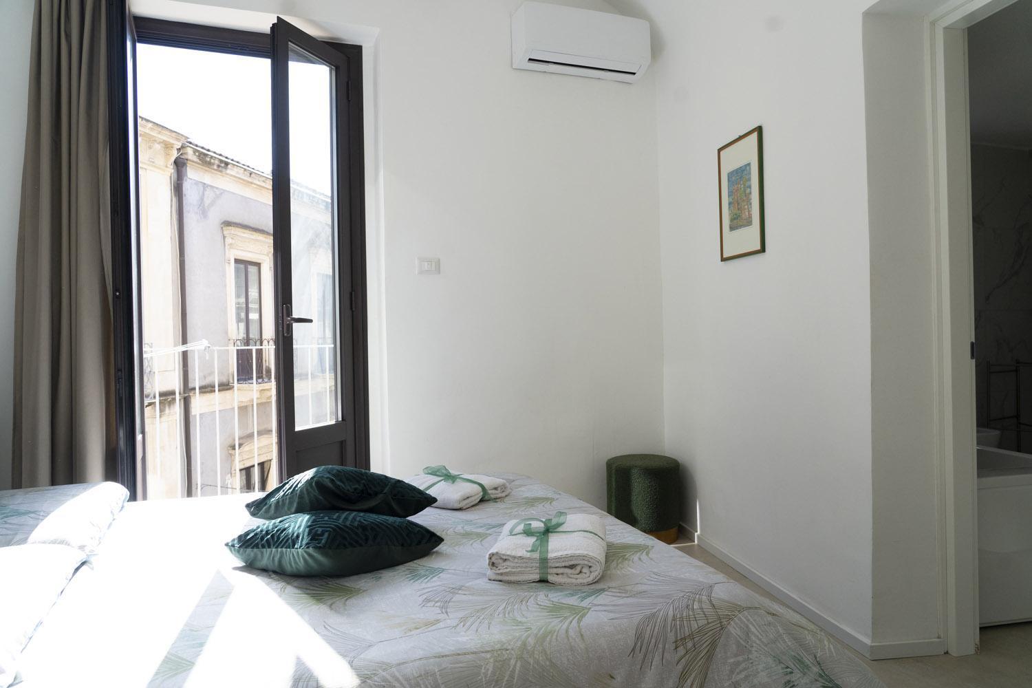 Martiry Suite Apartment Катания Екстериор снимка
